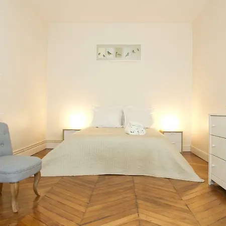Rue De Rennes - Montparnasse Apartment Paris
